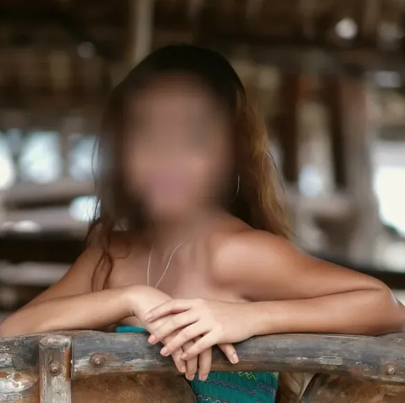 Ayesha, 35