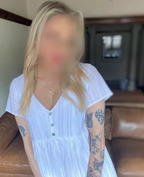 Courtney, 40