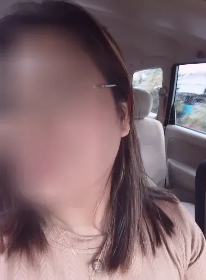 Danielle, 33