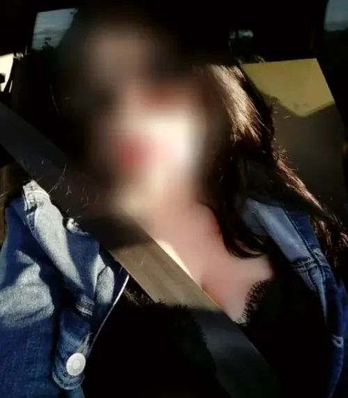 Ella, 40