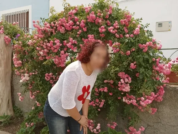 Farah, 35