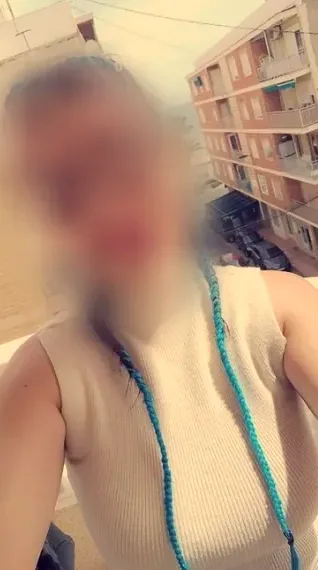 Holly, 32