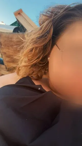 Isla, 27