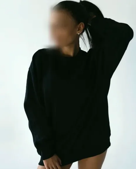Katie, 29
