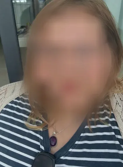 Nicola, 23