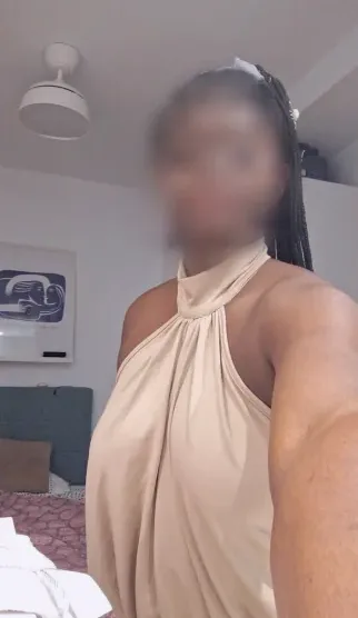 Roisin, 18