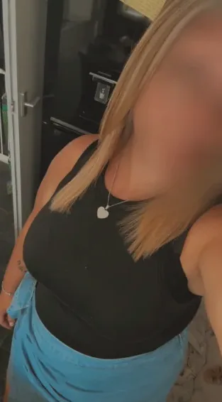 Sophie, 28