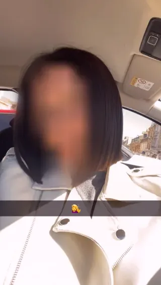 Toni, 24